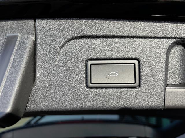 Volkswagen Touran 1.5 TSI 150PS ; 5-SITZER, Schwarz-Met, 17" Alu, Sitzheizung, Elektr. Heckklappe, Keyless, Alarm, IQ-LIGHT LED-Scheinwerfer, Parksensoren v/h, Rückfahrkamera, ACC Tempomat, M-Lederlenkrad, Digitales Cockpit, 3-Zonen-Climatronic, Wireless App-Connect 