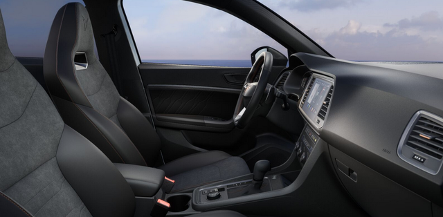 Cupra Ateca VZ 2.0 TSI 300PS DSG/AUTOMATIK 4DRIVE (ALLRAD), 5 Jahre Garantie, 19" Alu, NAVI 9,2", Climatronic, Park Assist, Parksensoren v/h, Digitales Cockpit, Privacy-Glas, Kessy, Sportschalensitze, LED-Scheinwerfer, Beheiztes M-Lederlenkrad, 360°Kamera, DCC, ACC 