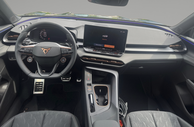 Cupra Terramar Basis 1.5 e-TSI 150PS DSG, 5 Jahre Garantie, 18" Alu, Climatronic, Parksensoren vorn/hinten, Rückfahrkamera, Tempomat, Media 12,9" + Full Link, M-Lederlenkrad, Dachreling, LED-Scheinwerfer 