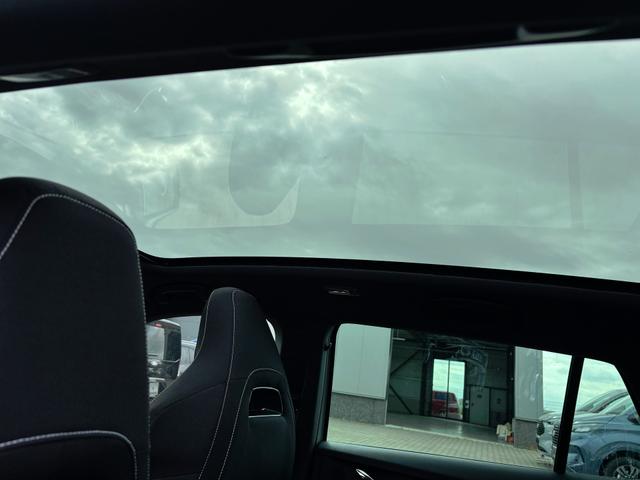 Skoda Scala Monte Carlo 1.0 TSI 115PS DSG, MOON-WHITE MET, Panoramadach, 17"Alu, Climatronic, MATRIX-LED, Kessy, Verlängerte Heckscheibe, SunSet, Parksensoren vorn/hinten, Rückfahrkamera, Tempomat, Winter-Paket, Sport-M-Lederlenkrad beheizt, Virtual Cockpit, Radio 8", SmartLin 
