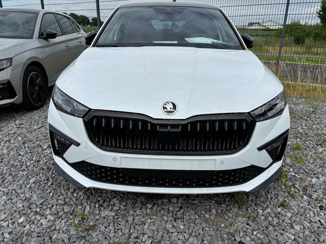 Skoda Scala Monte Carlo 1.0 TSI 115PS DSG, MOON-WHITE MET, Panoramadach, 17"Alu, Climatronic, MATRIX-LED, Kessy, Verlängerte Heckscheibe, SunSet, Parksensoren vorn/hinten, Rückfahrkamera, Tempomat, Winter-Paket, Sport-M-Lederlenkrad beheizt, Virtual Cockpit, Radio 8", SmartLin 
