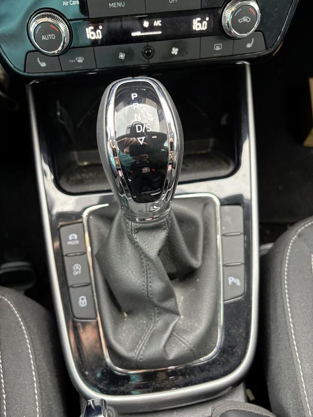 Skoda Fabia Sondermodell 130 Jahre PREMIUM 1.0 TSI 116PS DSG/AUTOMATIK, Allwetterreifen, Schwarz-Met,, 16" ALU, SunSet, Parksensoren vo/hi, Kamera, Kessy, Alarm, Toter-Winkel, Virtual Cockpit 10", LED-Scheinwerfer, M-Lederlenkrad beheizt, NSW Sitzheizung, Tempomat, Climatronic, Infotainment 8"+Sma 