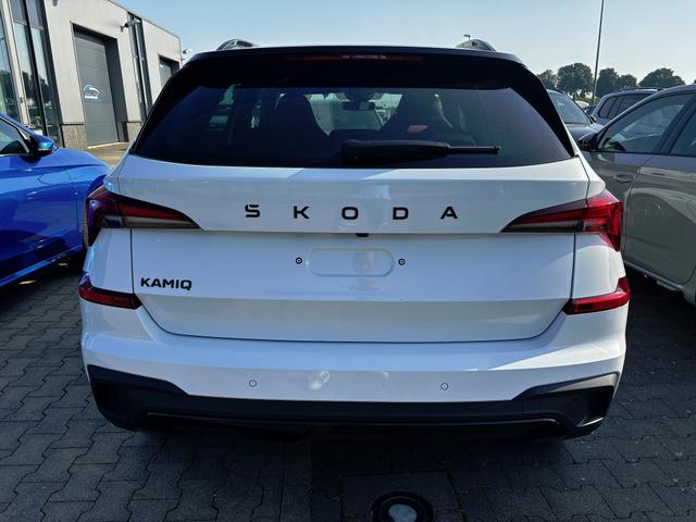 Skoda Kamiq Monte Carlo 1.5 TSI 150PS DSG/AUTOMATIK, MOON-WHITE METALLIC, Panoramadach, 17"Alu, Matrix-LED, Parksensoren v/h, Kamera, Tempomat, Virtual Cockpit, Kessy, Winter-Paket, Climatronic, Radio 8", SmartLink, Color Concept, NSW, Dachreling, Sport-M-Lederlenkrad beheizt 