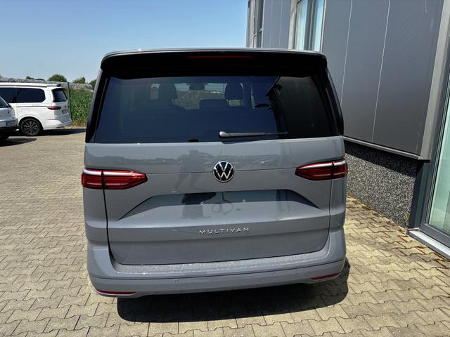 Volkswagen T7 Multivan Start 2.0 TDI 150PS DSG, 2 Jahre VW-Garantie, 5-Sitzer, 16" Stahlfelgen, Schiebetüre links & rechts, Tempomat, Klimaanlage, Radio Ready2Discover 10" + Wireless App-Connect, Keyless 