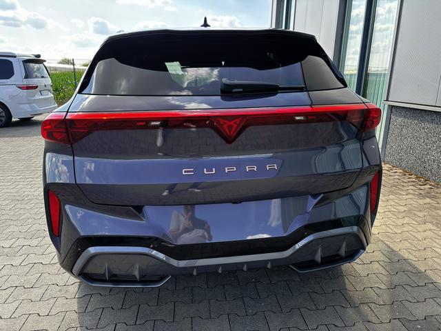 Cupra Terramar Basis 1.5 e-TSI 150PS DSG, 5 Jahre Garantie, 18" Alu, Climatronic, Parksensoren vorn/hinten, Rückfahrkamera, Tempomat, Media 12,9" + Full Link, M-Lederlenkrad, Dachreling, LED-Scheinwerfer 