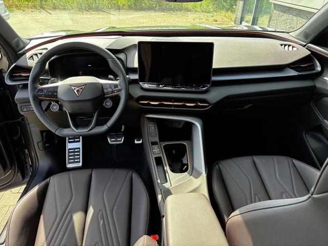 Cupra Terramar Basis 1.5 e-TSI 150PS DSG, 5 Jahre Garantie, 18" Alu, Climatronic, Parksensoren vorn/hinten, Rückfahrkamera, Tempomat, Media 12,9" + Full Link, M-Lederlenkrad, Dachreling, LED-Scheinwerfer 