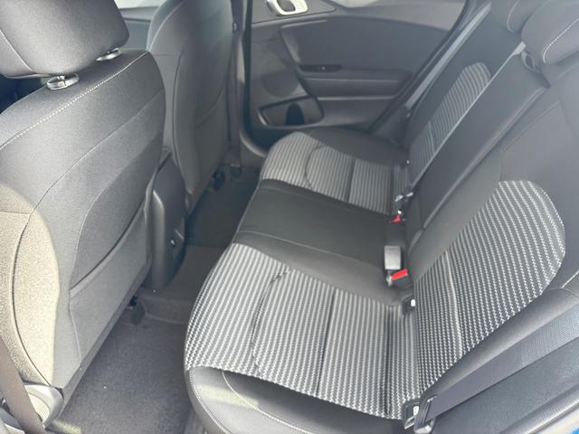 Kia Ceed Sportswagon TOP 1.5 T-GDI 140PS 7DCT AUTOMATIK, Flame-Blau Metallic, FULL-LED-Scheinwerfer, Klimaautomatik, Winter-Paket, NAVI 10,25", Parksensoren hinten, Rückfahrkamera, Abgedunkelte Scheiben 16" Alu, Tempomat, Dachreling 