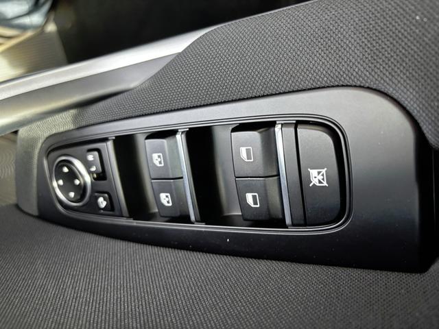Kia Ceed Sportswagon TOP 1.5 T-GDI 140PS 7DCT AUTOMATIK, Flame-Blau Metallic, FULL-LED-Scheinwerfer, Klimaautomatik, Winter-Paket, NAVI 10,25", Parksensoren hinten, Rückfahrkamera, Abgedunkelte Scheiben 16" Alu, Tempomat, Dachreling 