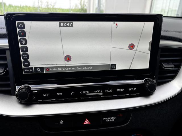 Kia Ceed Sportswagon TOP 1.5 T-GDI 140PS 7DCT AUTOMATIK, Flame-Blau Metallic, FULL-LED-Scheinwerfer, Klimaautomatik, Winter-Paket, NAVI 10,25", Parksensoren hinten, Rückfahrkamera, Abgedunkelte Scheiben 16" Alu, Tempomat, Dachreling 