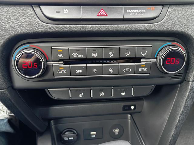 Kia Ceed Sportswagon TOP 1.5 T-GDI 140PS 7DCT AUTOMATIK, Flame-Blau Metallic, FULL-LED-Scheinwerfer, Klimaautomatik, Winter-Paket, NAVI 10,25", Parksensoren hinten, Rückfahrkamera, Abgedunkelte Scheiben 16" Alu, Tempomat, Dachreling 