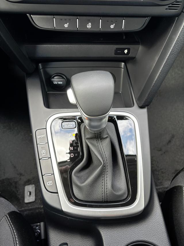 Kia Ceed Sportswagon TOP 1.5 T-GDI 140PS 7DCT AUTOMATIK, Flame-Blau Metallic, FULL-LED-Scheinwerfer, Klimaautomatik, Winter-Paket, NAVI 10,25", Parksensoren hinten, Rückfahrkamera, Abgedunkelte Scheiben 16" Alu, Tempomat, Dachreling 
