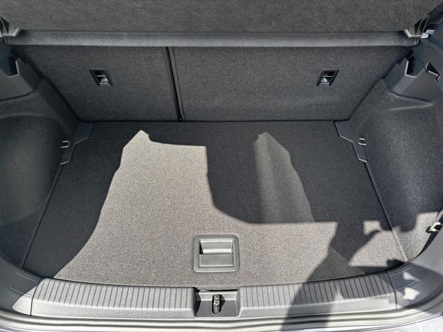 Volkswagen T-Cross LIFE 1.0 TSI 115PS DSG/AUTOMATIK, Kings-Red-Metallic, Parksensoren v/h, Rückfahrkamera, Privacy-Glas, Sitzheizung, Climatronic, IQ LIGHT MATRIX-LED, Radio Ready2Discover+Wireless App-Connect, 17" Alu, KEYLESS, M-Lederlenkrad, Dachreling 