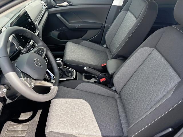 Volkswagen T-Cross LIFE 1.0 TSI 115PS DSG/AUTOMATIK, Kings-Red-Metallic, Parksensoren v/h, Rückfahrkamera, Privacy-Glas, Sitzheizung, Climatronic, IQ LIGHT MATRIX-LED, Radio Ready2Discover+Wireless App-Connect, 17" Alu, KEYLESS, M-Lederlenkrad, Dachreling 