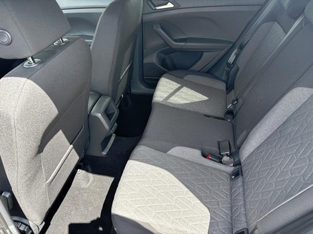 Volkswagen T-Cross LIFE 1.0 TSI 115PS DSG/AUTOMATIK, Kings-Red-Metallic, Parksensoren v/h, Rückfahrkamera, Privacy-Glas, Sitzheizung, Climatronic, IQ LIGHT MATRIX-LED, Radio Ready2Discover+Wireless App-Connect, 17" Alu, KEYLESS, M-Lederlenkrad, Dachreling 