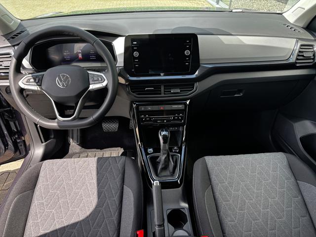 Volkswagen T-Cross LIFE 1.0 TSI 115PS DSG/AUTOMATIK, Kings-Red-Metallic, Parksensoren v/h, Rückfahrkamera, Privacy-Glas, Sitzheizung, Climatronic, IQ LIGHT MATRIX-LED, Radio Ready2Discover+Wireless App-Connect, 17" Alu, KEYLESS, M-Lederlenkrad, Dachreling 