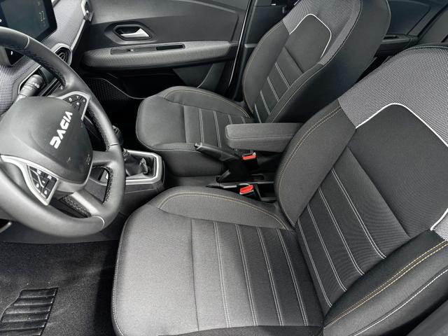 Dacia Sandero Stepway Expression 1.0 ECO-G100 LPG-GASANLAGE/BENZIN, Safari-Beige Metallic, MEDIA Display 8", Klimaanlage, Parksensoren vorne/hinten, Rückfahrkamera, Toter-Winkel-Warner, Tempomat, Dachreling, Lederlenkrad, 4x elektr. FH, Armlehne, Spiegel einstell-/beheizbar 
