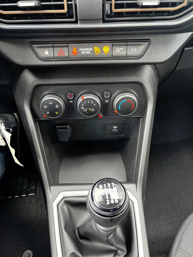 Dacia Sandero Stepway Expression 1.0 ECO-G100 LPG-GASANLAGE/BENZIN, Safari-Beige Metallic, MEDIA Display 8", Klimaanlage, Parksensoren vorne/hinten, Rückfahrkamera, Toter-Winkel-Warner, Tempomat, Dachreling, Lederlenkrad, 4x elektr. FH, Armlehne, Spiegel einstell-/beheizbar 