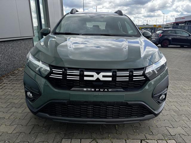Dacia Sandero Stepway Expression 1.0 ECO-G100 LPG-GASANLAGE/BENZIN, Safari-Grün Metallic, MEDIA NAVIGATION 8", Klimaanlage, Parksensoren hinten, Tempomat, Dachreling, Lederlenkrad, 4x elektr. Fensterheber, Armlehne, Spiegel einstell-/beheizbar, ZV mit Fernbedienung 
