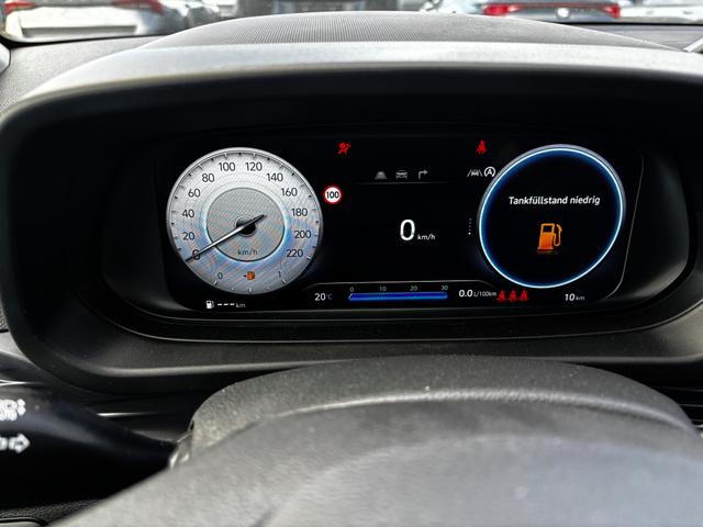 Hyundai i20 Family 1.2i 79PS, MANGROVE-PEARL, FULL-LED-SCHEINWERFER, WINTER-PAKET, KLIMAAUTOMATIK, 16" ALUFELGEN, 5 Jahre Garantie, NAVIGATION 10,25", Parksensoren hinten, Rückfahrkamera, Alarm, Lederlenkrad, Tempomat, Armlehne vorne, Reserverad, 4x elektr. Fensterheber 