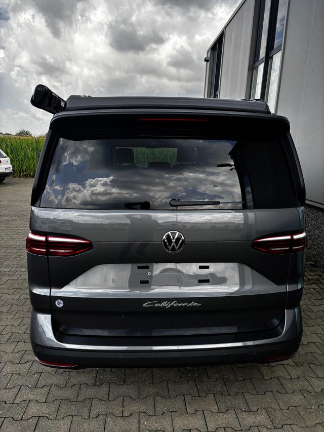 Volkswagen T7 California Ocean 1.5 eHybrid (PLUG-IN-HYBRID) 245PS ALLRAD DSG (AUTOMATIK), 17" Alu, ELEKTRISCHES Aufstelldach, Privacy-Glas, 3-Zonen-Climatronic, KÜCHE, Standheizung, Sitzheizung, Parksensoren vorne und hinten, Digital Cockpit Pro, Radio 10"+App, SIDE ASSIST, ACC, 