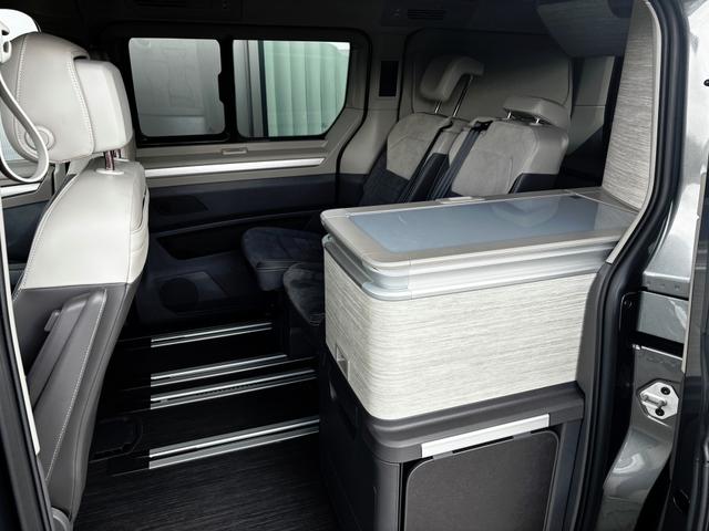 Volkswagen T7 California Ocean 1.5 eHybrid (PLUG-IN-HYBRID) 245PS ALLRAD DSG (AUTOMATIK), 17" Alu, ELEKTRISCHES Aufstelldach, Privacy-Glas, 3-Zonen-Climatronic, KÜCHE, Standheizung, Sitzheizung, Parksensoren vorne und hinten, Digital Cockpit Pro, Radio 10"+App, SIDE ASSIST, ACC, 