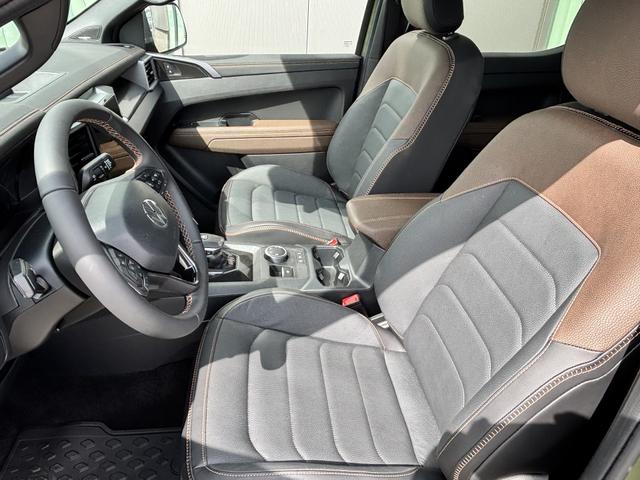 Volkswagen Amarok PanAmericana 3.0 TDI V6 241PS AUTOMATIK, 5J GARANTIE, DIVERSE Metallic, STANDHEIZUNG, AHK, HOHLRAUMKONSER., M-Lederlenkrad beheizt, ACC, 18" Alu, Lederpolster, Sitzheizung, Climatronic, IQ Light MATRIX, Privacy-Glas, Parksensoren vo/hi, Kamera, Navigation, Soundsystem 