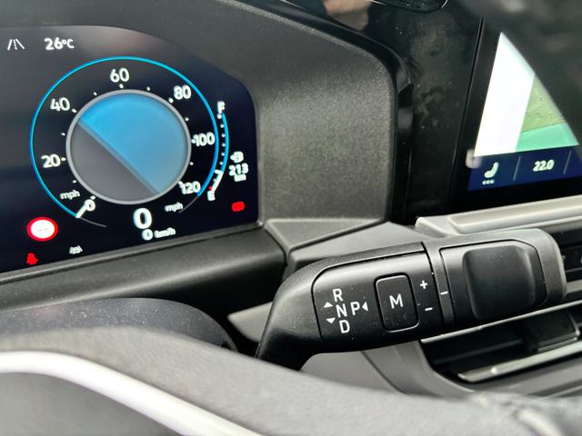 Volkswagen T7 Caravelle Basis 2.0 TDI 110PS, 8-Sitzer, LED-Scheinwerfer, 3-Zonen-Climatronic, Parksensoren vorn/hinten, Rückfahrkamera, Privacy-Glas, Tempomat, Radio 13" + Wireless-App-Connect, Digitales Cockpit 