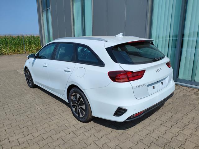 Kia Ceed Sportswagon Spin 1.5 T-GDI 140PS 6-Gang, Weiß, 16" Alu, Klimaanlage, Winter-Paket, Navi 10,25", Parksensoren hinten, Rückfahrkamera, Tempomat, Dachreling, Lederlenkrad 