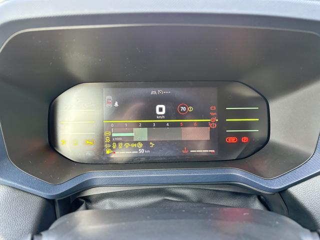 Dacia Bigster Essential 1.2 TCe 140 Mild-Hybrid (2), 17" Alufelgen, Klimaanlage, Radio 10", Parksensoren hinten, Rückfahrkamera, Tempomat, Lederlenkrad, Dachreling 