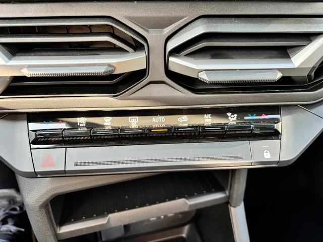 Dacia Bigster Essential 1.2 TCe 140 Mild-Hybrid (2), 17" Alufelgen, Klimaanlage, Radio 10", Parksensoren hinten, Rückfahrkamera, Tempomat, Lederlenkrad, Dachreling 