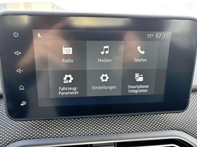 Dacia Sandero Expression 1.0 ECO-G 100 BENZIN/LPG-GASANLAGE, Weiß, Klimaanlage, Parksensoren hinten, Nebelscheinwerfer, Tempomat, Radio 8" + Smartphone-Integration, Lederlenkrad, Armlehne, Außenspiegel elektr. einstell-/beheizbar, Zentralverriegelung mit Fernbedienung 
