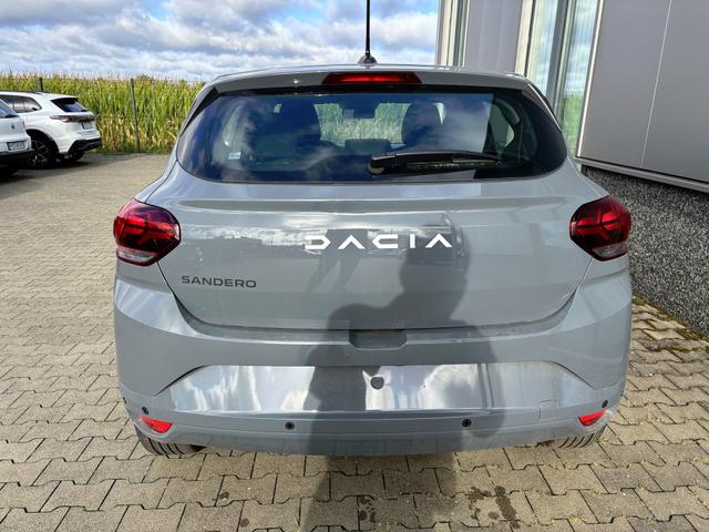 Dacia Sandero Expression 1.0 ECO-G 100 BENZIN/LPG-GASANLAGE, Weiß, Klimaanlage, NAVIGATIONSSYSTEM 8", Parksensoren VORNE + HINTEN, RÜCKFAHRKAMERA, TOTER-WINKEL-WARNER, Nebelscheinwerfer, Tempomat, Lederlenkrad, Armlehne, Spiegel elektr. einstell-/beheizbar, ZV mit Fernbedienung 