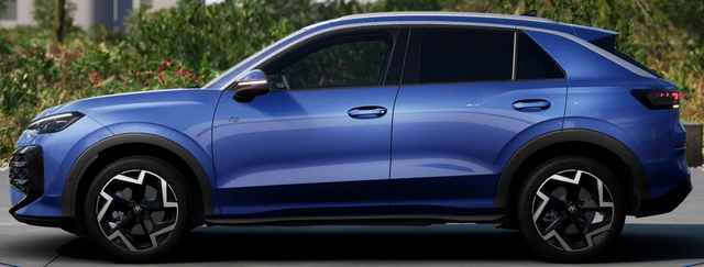 Volkswagen T-Roc LIFE 1.5 eTSI mild-hybrid 116PS DSG (AUTOMATIK), 16" Alufelgen, ACC Tempomat, Climatronic, Rückfahrkamera, Parksensoren vorne/hinten, Radio 12,9" + Wireless App-Connect, Toter-Winkel-Warner, M-Lederlenkrad, Armlehne vorn, LED-Scheinwerfer, Dachreling 