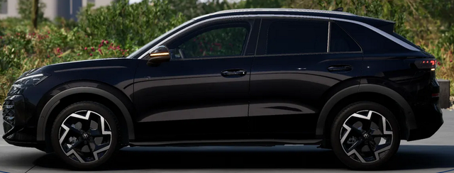 Volkswagen T-Roc LIFE 1.5 eTSI mild-hybrid 116PS DSG (AUTOMATIK), 16" Alufelgen, ACC Tempomat, Climatronic, Rückfahrkamera, Parksensoren vorne/hinten, Radio 12,9" + Wireless App-Connect, Toter-Winkel-Warner, M-Lederlenkrad, Armlehne vorn, LED-Scheinwerfer, Dachreling 