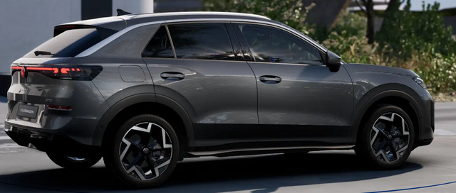 Volkswagen T-Roc LIFE 1.5 eTSI mild-hybrid 116PS DSG (AUTOMATIK), 16" Alufelgen, ACC Tempomat, Climatronic, Rückfahrkamera, Parksensoren vorne/hinten, Radio 12,9" + Wireless App-Connect, Toter-Winkel-Warner, M-Lederlenkrad, Armlehne vorn, LED-Scheinwerfer, Dachreling 
