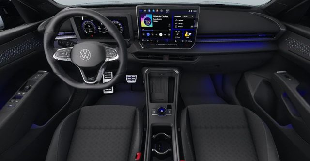 Volkswagen T-Roc LIFE 1.5 eTSI mild-hybrid 116PS DSG (AUTOMATIK), 16" Alufelgen, ACC Tempomat, Climatronic, Rückfahrkamera, Parksensoren vorne/hinten, Radio 12,9" + Wireless App-Connect, Toter-Winkel-Warner, M-Lederlenkrad, Armlehne vorn, LED-Scheinwerfer, Dachreling 