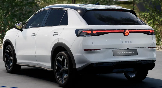 Volkswagen T-Roc LIFE 1.5 eTSI mild-hybrid 116PS DSG (AUTOMATIK), 16" Alufelgen, ACC Tempomat, Climatronic, Rückfahrkamera, Parksensoren vorne/hinten, Radio 12,9" + Wireless App-Connect, Toter-Winkel-Warner, M-Lederlenkrad, Armlehne vorn, LED-Scheinwerfer, Dachreling 