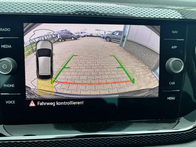 Volkswagen Taigo LIFE 1.5 TSI 150PS DSG/AUTOMATIK, Deep-Black-Metallic, 17" Alu Aberdeen, MATRIX-LED, Sitzheizung, Climatronic, Parksensoren vorn/hinten, Rückfahrkamera, Radio Ready2Discover + Wireless App-Connect, Keyless Access, Licht-/Sicht, Privacy-Glas, M-Lederlenkrad 
