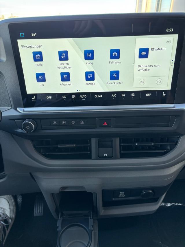 Volkswagen T7 Kastenwagen Basis 2.0 TDI 170PS AUTOMATIK LANG, Schwarz, HECKFLÜGELTÜREN, 2-Zonen-Klimautomatik, M-Lederlenkrad, Anhängerkupplung, Parksensoren vorn/hinten, Rückfahrkamera, Frontscheibe beheizbar, Ganzjahresreifen, Sitzpaket 46 (inkl. Sitzheizung), Reserverad, 70l Tank 