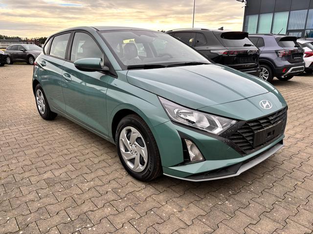 Hyundai i20 Comfort 1.0 T-GDI 90PS, NAVI 10,25", Klimaanlage, Parksensoren hinten, Rückfahrkamera, Tempomat, Lederlenkrad, Reserverad, Alarm, Armlehne, ZV mit Fernbedienung, Fernlichtassistent, 4x elektr. Fensterheber 
