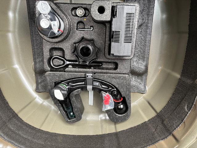 Volkswagen T-Cross Limited 1.0 TSI 115PS, 5 JAHRE GARANTIE, ANHÄNGERKUPPLUNG, NAVI 8", 17" Alu / Ganzjahresreifen, Climatronic, Sitzheizung, Parksensoren vo/hi + Kamera, Keyless, Privacy-Glas, Deep-Black Perleffekt, Dachreling, Sicht-Paket, Lendenwirbelstützen vorn 