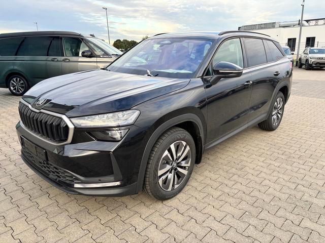 Skoda Kodiaq - Selection 1.5 TSI mHEV 150PS DSG, 3J. Garantie, 18" Alu, MATRIX-LED, NAVI 13", Alarm, Anhängerkupplung, Elektr. Heckklappe, ACC, 3Z-Climatronic, KESSY, Sitzheizung, Parksensoren v/h, Kamera, Fahrersitz elektr/Memory, Sport-M-Lederlenkrad beheizt, Virtual Cockpit