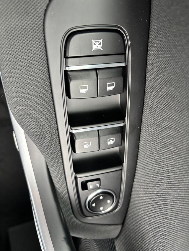 Kia Ceed Sportswagon Spin 1.5 T-GDI 140PS 7DCT AUTOMATIK, Weiß, 16" Alu, Klimaanlage, Winter-Paket, Navi 10,25", Parksensoren hinten, Rückfahrkamera, Tempomat, Dachreling, Lederlenkrad 
