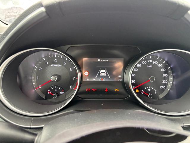 Kia Ceed Sportswagon Spin 1.5 T-GDI 140PS 6-Gang, Lunar-Silver-Metallic, 16" Alufelgen, Klimaanlage, Winter-Paket, Navigationssystem 10,25", Parksensoren hinten, Rückfahrkamera, Tempomat, Dachreling, Beheiztes Lederlenkrad, ZV mit Fernbedienung, Reserve-Notrad 