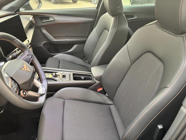 Cupra Formentor Basis 2.0 TSI 204PS DSG 4DRIVE (ALLRAD), 5 Jahre Garantie, 18" Alufelgen, Voll-LED-Scheinwerfer, 3Z-Climatronic, ACC/Tempomat, Digitales Cockpit, Full Link, Parksensoren v/h, Privacy-Glas, Multifunktions-Lederlenkrad, LED-Nebelscheinwerfer, Dachreling 