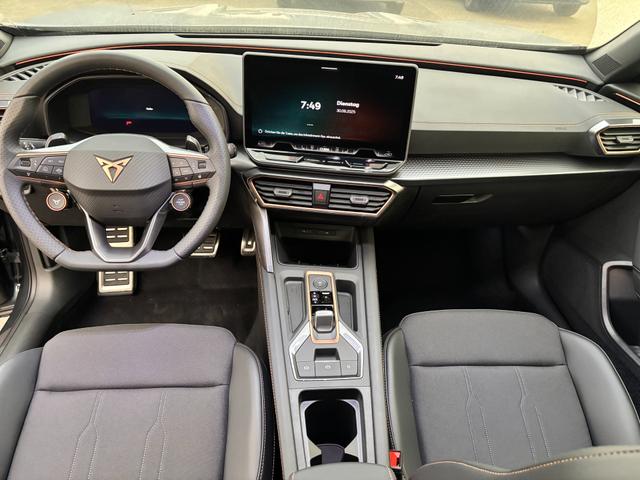Cupra Formentor Basis 2.0 TSI 204PS DSG 4DRIVE (ALLRAD), 5 Jahre Garantie, 18" Alufelgen, Voll-LED-Scheinwerfer, 3Z-Climatronic, ACC/Tempomat, Digitales Cockpit, Full Link, Parksensoren v/h, Privacy-Glas, Multifunktions-Lederlenkrad, LED-Nebelscheinwerfer, Dachreling 