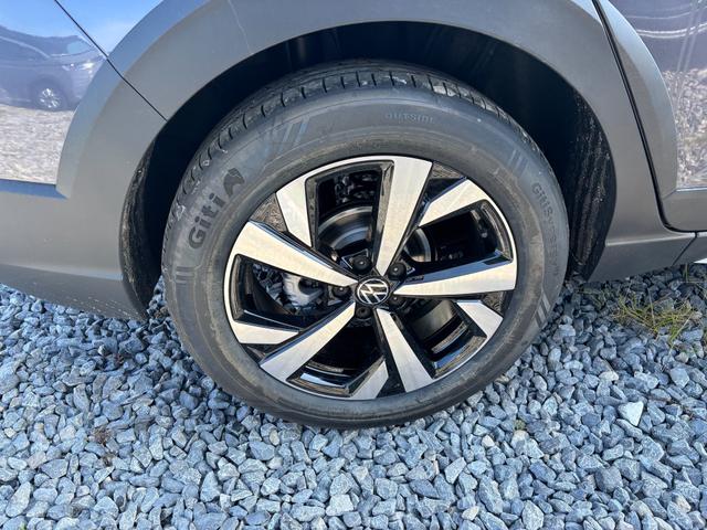 Volkswagen Taigo LIFE 1.5 TSI 150PS DSG/AUTOMATIK, Rauch-Grau-Metallic, 17" Alu Aberdeen, MATRIX-LED, Sitzheizung, Climatronic, Parksensoren vorn/hinten, Rückfahrkamera, Radio Ready2Discover + Wireless App-Connect, Keyless Access, Licht-/Sicht, Privacy-Glas, M-Lederlenkrad 