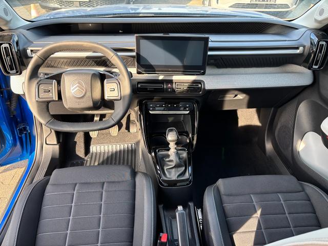 Citroën C3 NEUES MODELL "MAX" Turbo 100PS, Grau-Metallic, Winterpaket, 17" Alufelgen, Parksensoren hinten, Rückfahrkamera, Klimautomatik, Privacy-Glas, Dachreling, Navigation, Head-up-Display, Außenspiegel elektr. einstell-/beheiz-/anklappbar, ZV mit Fernbedienung 