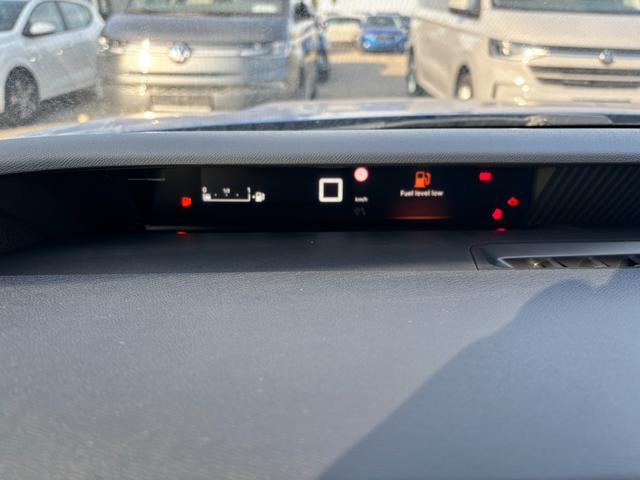 Citroën C3 NEUES MODELL "MAX" Turbo 100PS, Grau-Metallic, Winterpaket, 17" Alufelgen, Parksensoren hinten, Rückfahrkamera, Klimautomatik, Privacy-Glas, Dachreling, Navigation, Head-up-Display, Außenspiegel elektr. einstell-/beheiz-/anklappbar, ZV mit Fernbedienung 