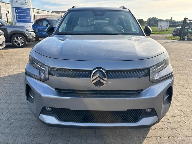 Citroën C3 NEUES MODELL "MAX" Turbo 100PS, Grau-Metallic, Winterpaket, 17" Alufelgen, Parksensoren hinten, Rückfahrkamera, Klimautomatik, Privacy-Glas, Dachreling, Navigation, Head-up-Display, Außenspiegel elektr. einstell-/beheiz-/anklappbar, ZV mit Fernbedienung 